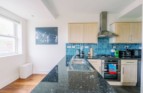 Peckham Rye Apartment | Pass the Keys | Bright Peckham Apartment