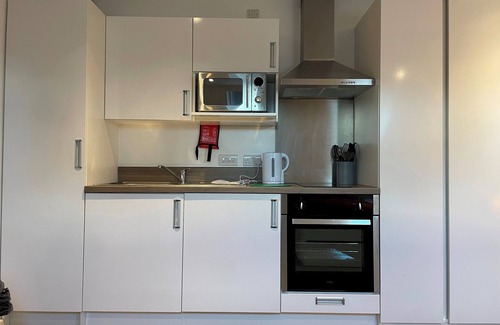 Lincoln House | Pass the Keys | Centrally located Studio Apartment