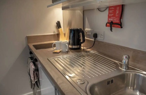 Lincoln House | Pass the Keys | Centrally located Studio Apartment