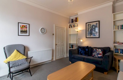 Cullercoats Apartment | Pass the Keys | Charming Seaside Retreat | 2BR Flat in Cullercoats