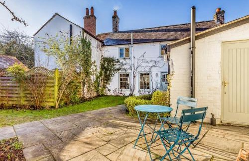Funtington House | Pass the Keys Charming Downland Cottage