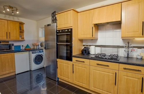 Lincoln House | Pass the Keys | Charming Getaway Near Central Lincoln