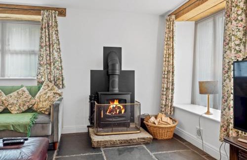 Penny Bridge House | Pass the Keys Cosy 2 bedroom cottage near Coniston water