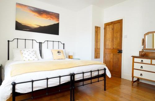 Corris House | Pass the Keys Cosy Cottage in Corris One wellbehaved dog welcome