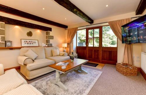 Marcross House | Pass the Keys Cosy Rural 2 Bed Barn conversion close to Beach