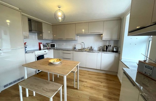 Wigtown House | Pass the Keys | Cosy Spacious Cottage with Views and Garden