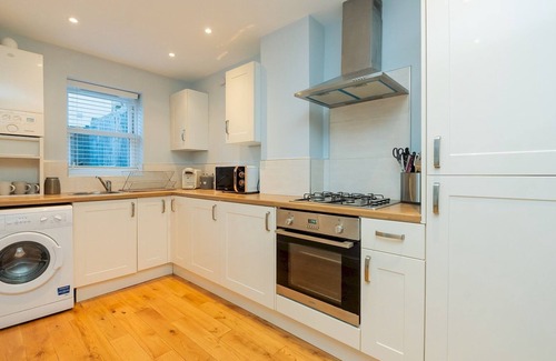 Bath House | Pass the Keys | Delightful retreat in Larkhall with free parking