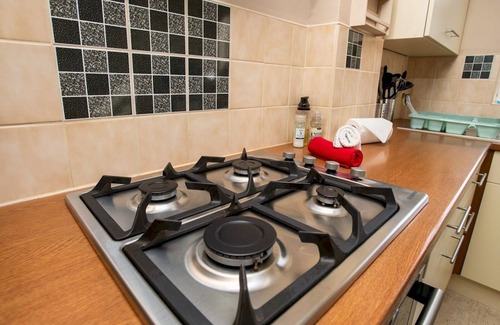 Lincoln House | Pass the Keys | Dog-Friendly Haven + Parking + Prime Location