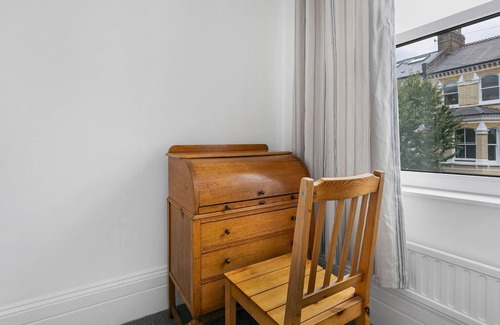 Northcote House | Pass the Keys | Elegant GetAway House in Vibrant Clapham Juction