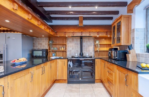Farsley House | Pass the Keys | Farmhouse Barn - Rustic luxury for families -Leeds