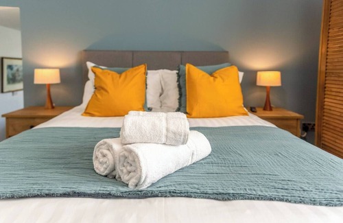 Broseley Apartment | Pass the Keys | Garden View at The Iron House