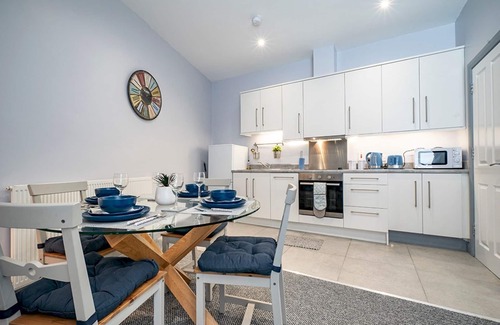 Belfast Apartment | Pass the Keys | Lovely 2BR Loft Apartment in Perfect Location