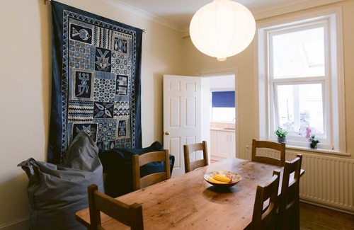 Whiteinch House | Pass the Keys | Lovely 3 bedroom home Victoria Park near West End