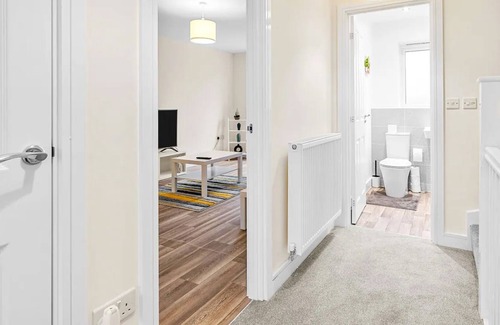 Derby House | Pass the Keys | Luxury Home near Royal Derby Hosp