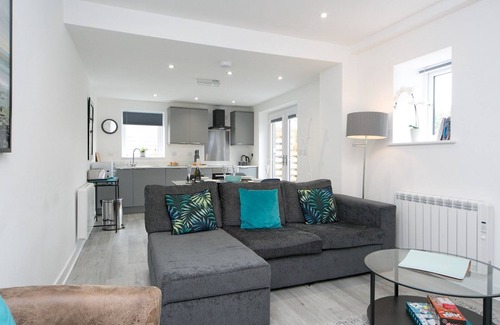 Rhosneigr Apartment | Pass the Keys | Modern 2 bed Apartment in Rhosneigr