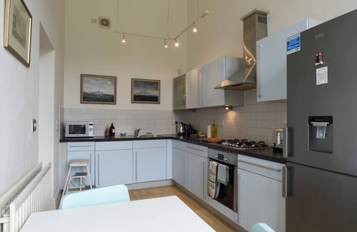 Gosport Apartment | Pass the Keys | Naval Officers Quarters 2 Bed Apt Gosport Marina