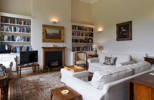 Gosport Apartment | Pass the Keys | Naval Officers Quarters 2 Bed Apt Gosport Marina