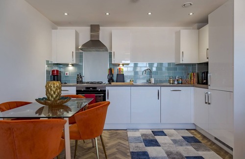 Bordesley Apartment | Pass the Keys | NEW Chic 2 Bed Pad Central Free Parking