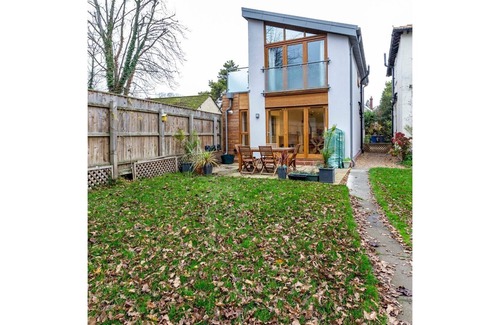 Cambridge House | Pass the Keys | Newly built 3BR home minutes from Addenbrooke's