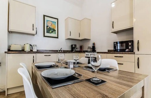 Farringdon House | Pass the Keys | Peaceful and spacious 2 bedroom holiday home