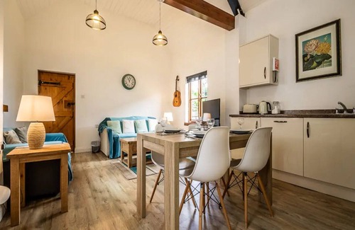 Farringdon House | Pass the Keys | Peaceful and spacious 2 bedroom holiday home