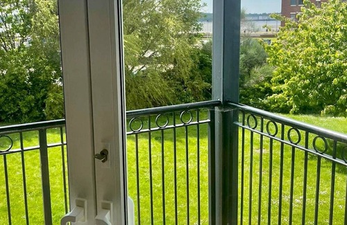 Liverpool Apartment | Pass the Keys | River View Apartment with Balcony and Free Parking