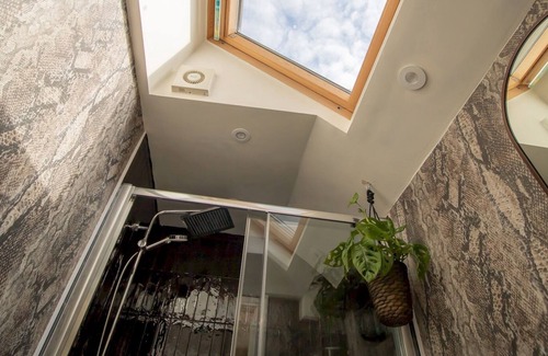 Whitley Bay House | Pass the Keys | Stylish Terrace with Free Parking