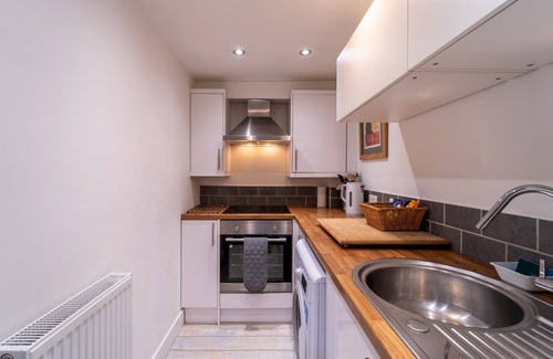 Begbroke Apartment | Pass the Keys | Stylish apartment in peaceful Oxfordshire suburb