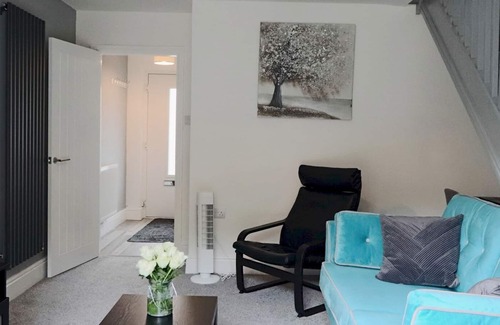 Derby House | Pass the Keys | Stylish Home With Off Road Parking For 2 Cars