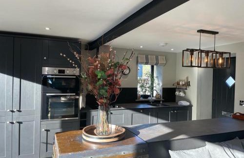 Hayfield House | Pass the Keys The Cosy Romantic and Elegant for 2 with Hot Tub