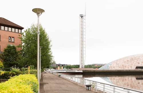 Govan House | Pass the Keys | Townhouse Overlooking the River Clyde, sleeps 10+