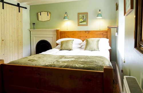 Glandyfi House | Pass the Keys | Traditional 19th C Stone Cottage