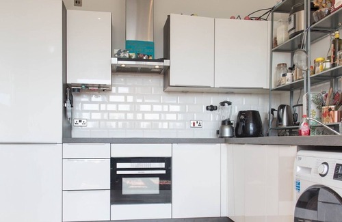 Hoe Street Apartment | Pass the Keys | Trendy 2BR Walthamstow Apartment