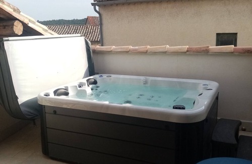 Montaren-et-Saint-Mediers House | Passage 3