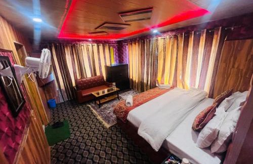 Dal Lake Hotel | Passport official hotel