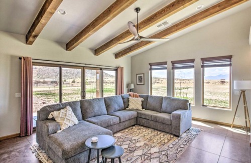 Elgin House | Pastoral Elgin Escape with Covered Patio and Grill!