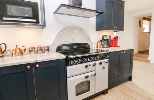 Leek Cottage | PASTURES BARN, pet friendly, luxury holiday cottage in Leek