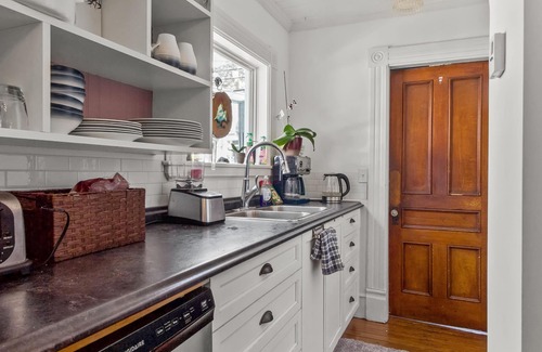Petty Harbour House | Patey’s Port Inn | 3 Bd | Hot Tub | Driveway