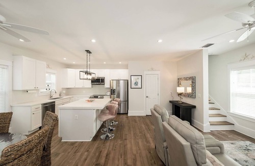 The Meadows House | PATHWAY TO PARADISE ~ 2 BR/2.5 Ba Townhome w/Shared Pool!