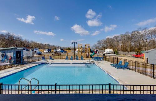 Sevierville House | Patio, Fire Pit and Grill Central Sevierville Cabin