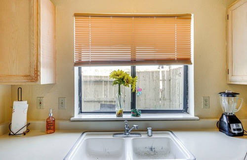 California City Apartment | Patio & Mtn Views: Family Gem in California City
