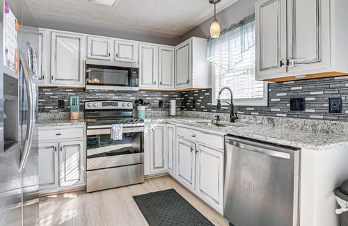 Myrtle Beach House | Patio, Yard & Lake Views: Home in Myrtle Beach!