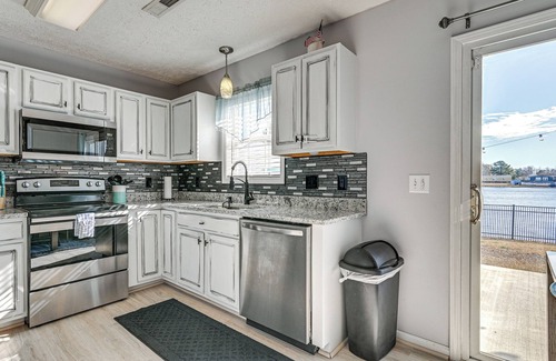 Myrtle Beach House | Patio, Yard & Lake Views: Home in Myrtle Beach!