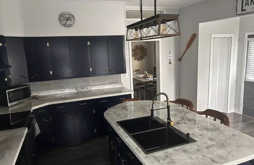 Port Clinton House | Pats Place at the Lake
