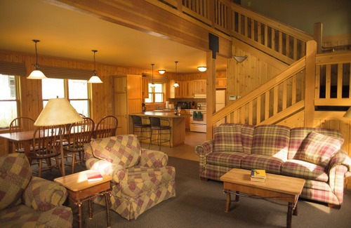 Winthrop House | Patterson Lake Cabin Grand Suite 2-Bdrm