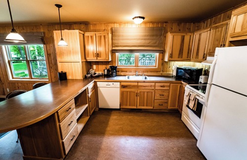 Winthrop House | Patterson Lake Cabin Grand Suite 2-Bdrm