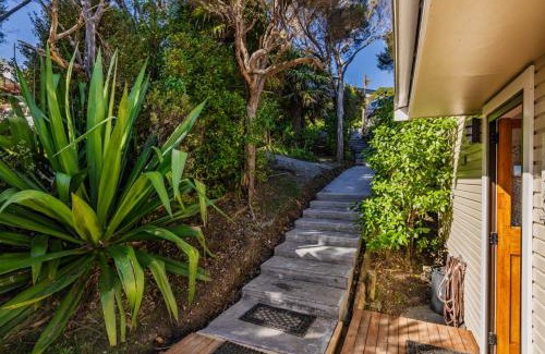 Doubtless Bay House | Paua Shell - Coopers Beach Holiday Home