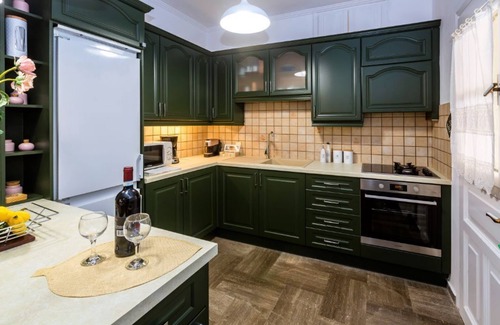 Corfu Town Apartment | Pausa Verde - Recently renovated apt, private parking