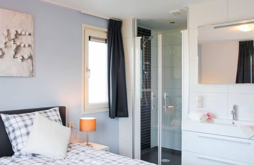 West-Graftdijk House | Pavilion l'etage 10 by Interhome