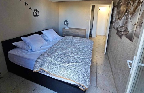 Saint-Pierre-la-Mer Cabin | Pavillon 51m2 Calme, Confortable, Avec vue mer à 10min de la Plage